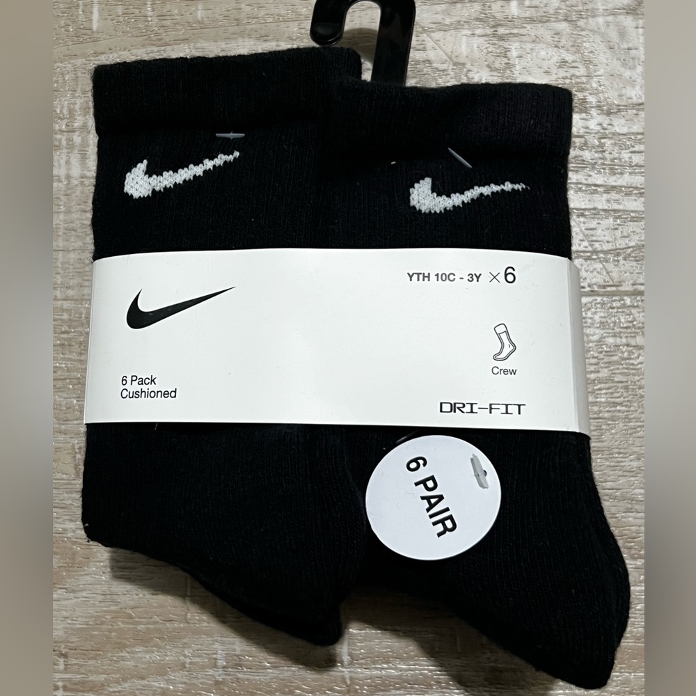 Nike Dri-FIT Cushioned Crew Youth 10C-3Y Socks 6 Pack Black NWT‎ Nike swoosh